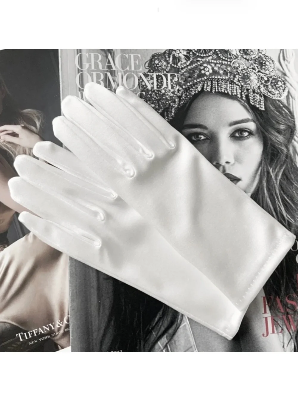 Premium Quality White Satin Short Gloves Wrist Length Wedding Gloves for Bride
